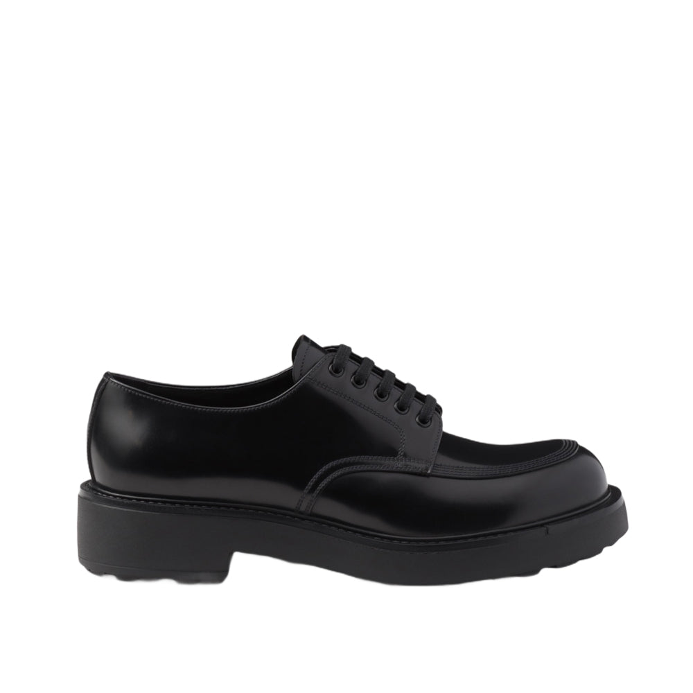 프라다 브러시드 레더 더비 슈즈