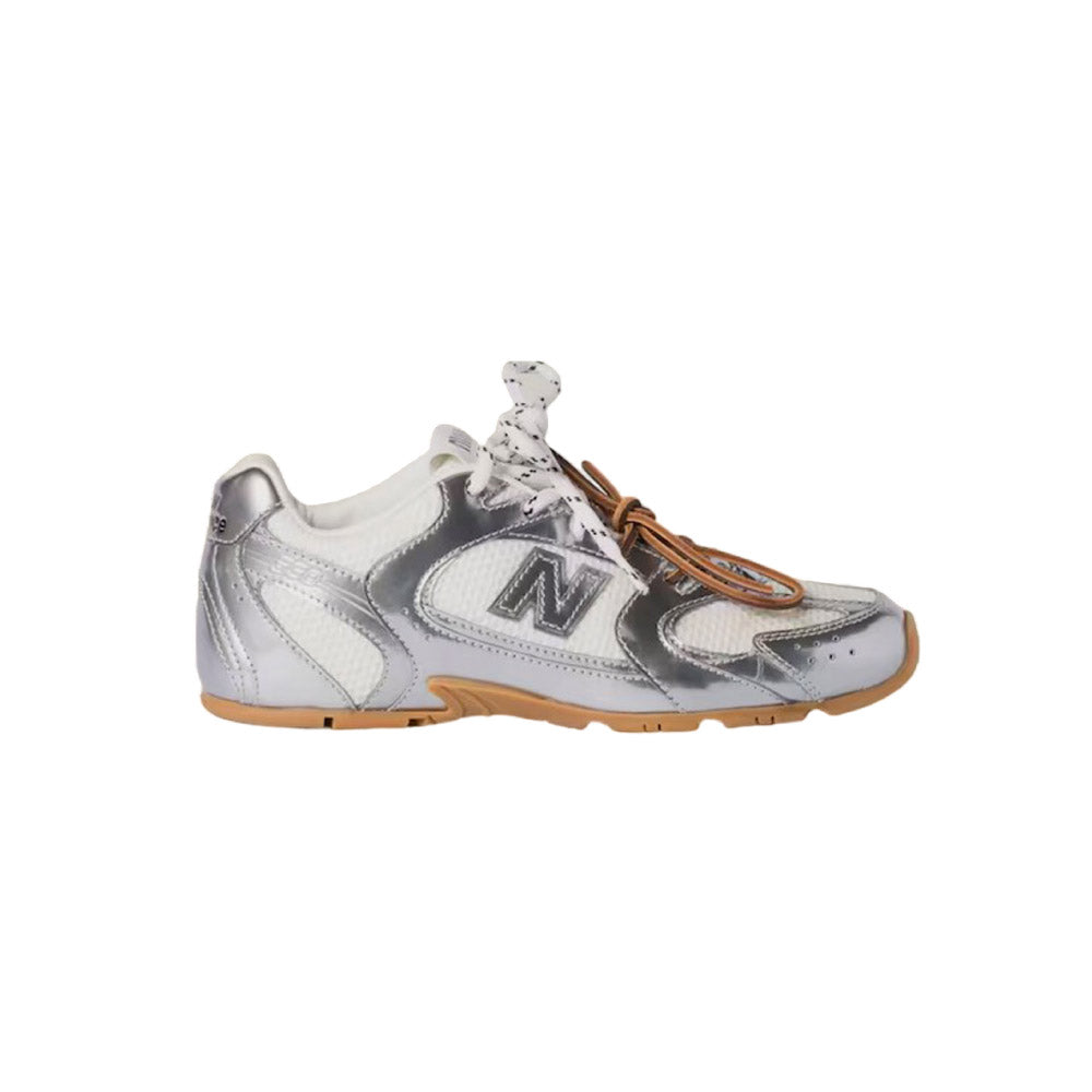 뉴발란스x미우미우 530 SL 메탈릭 레더 앤 메쉬 스니커즈 실버