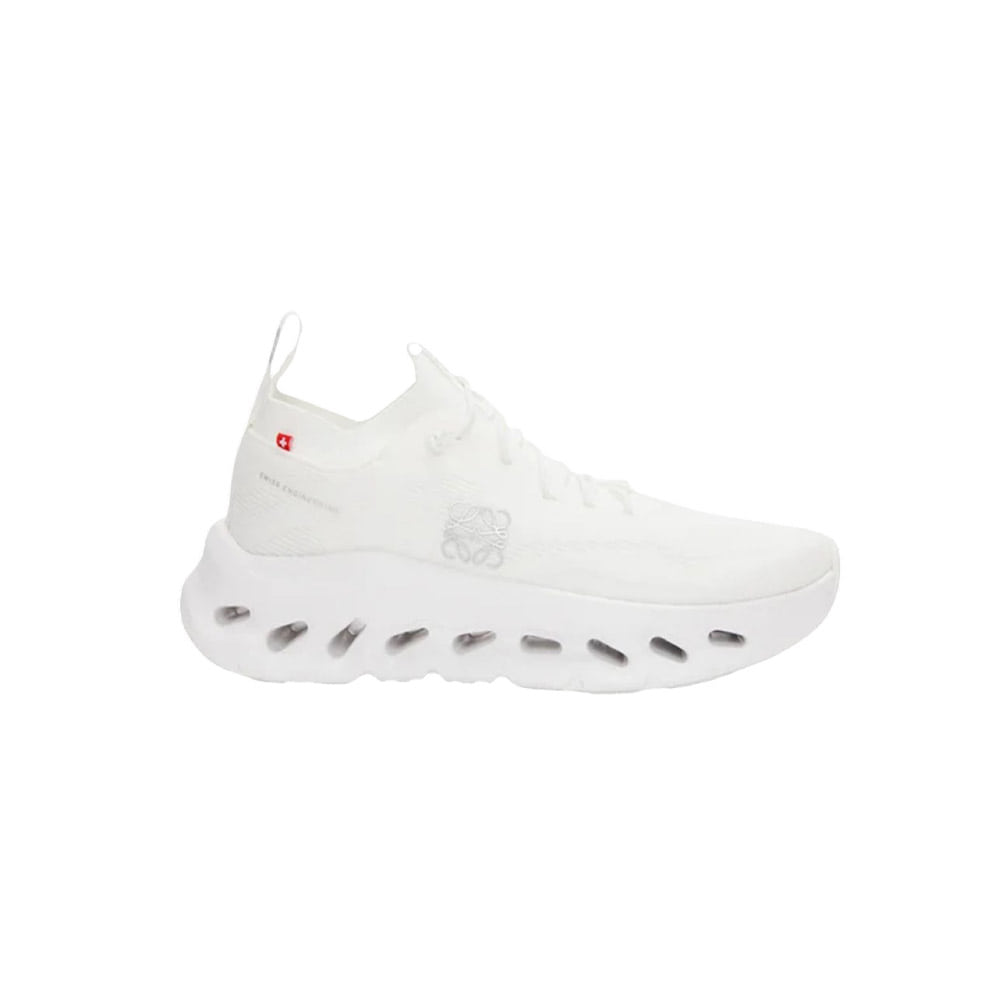 로에베 x 온 러닝 클라우드틸트 올 화이트