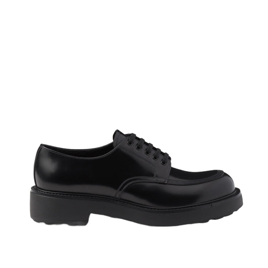 프라다 브러시드 레더 더비 슈즈